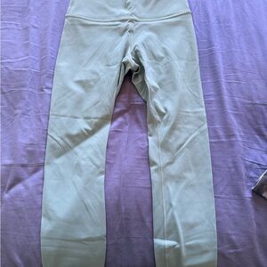 Lululemon Wunder Under leggings sz 6
